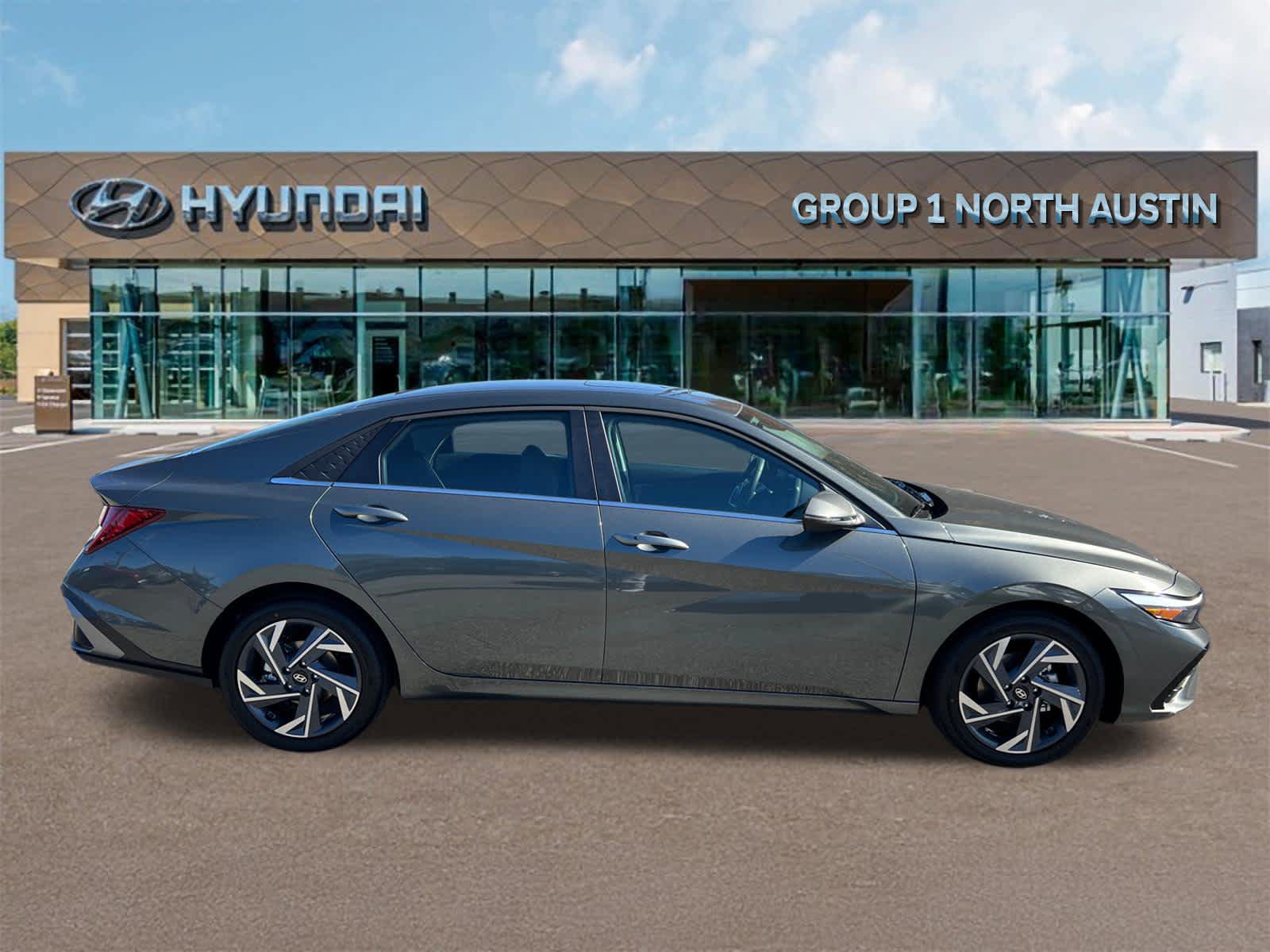 New 2026 Hyundai Elantra Limited FWD image 4