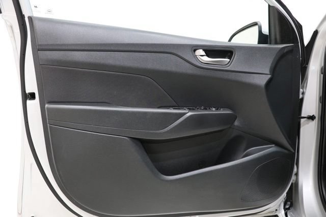 Used 2022 Hyundai Accent SE FWD image 16