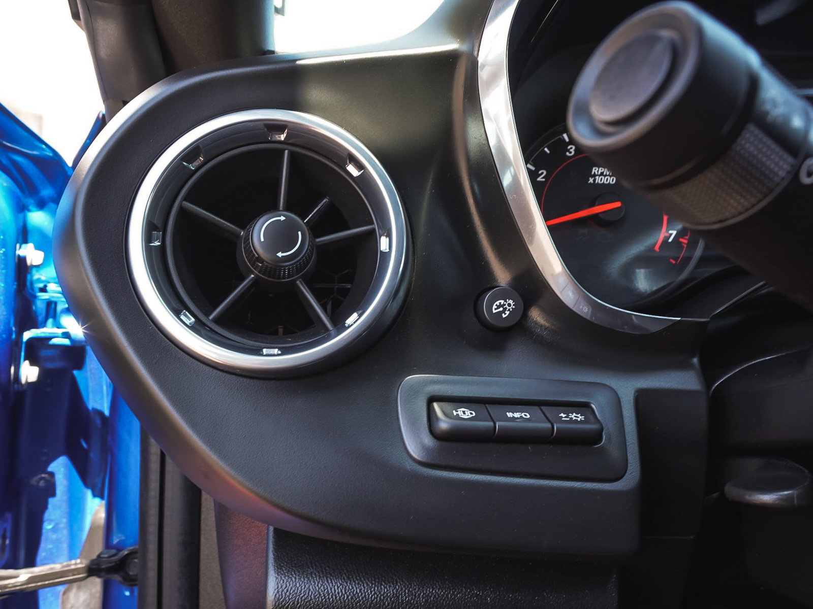 Used 2018 Chevrolet Camaro SS RWD image 23