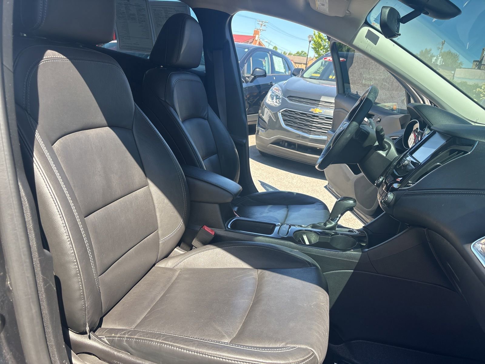 Used 2017 Chevrolet Cruze Premier FWD image 19