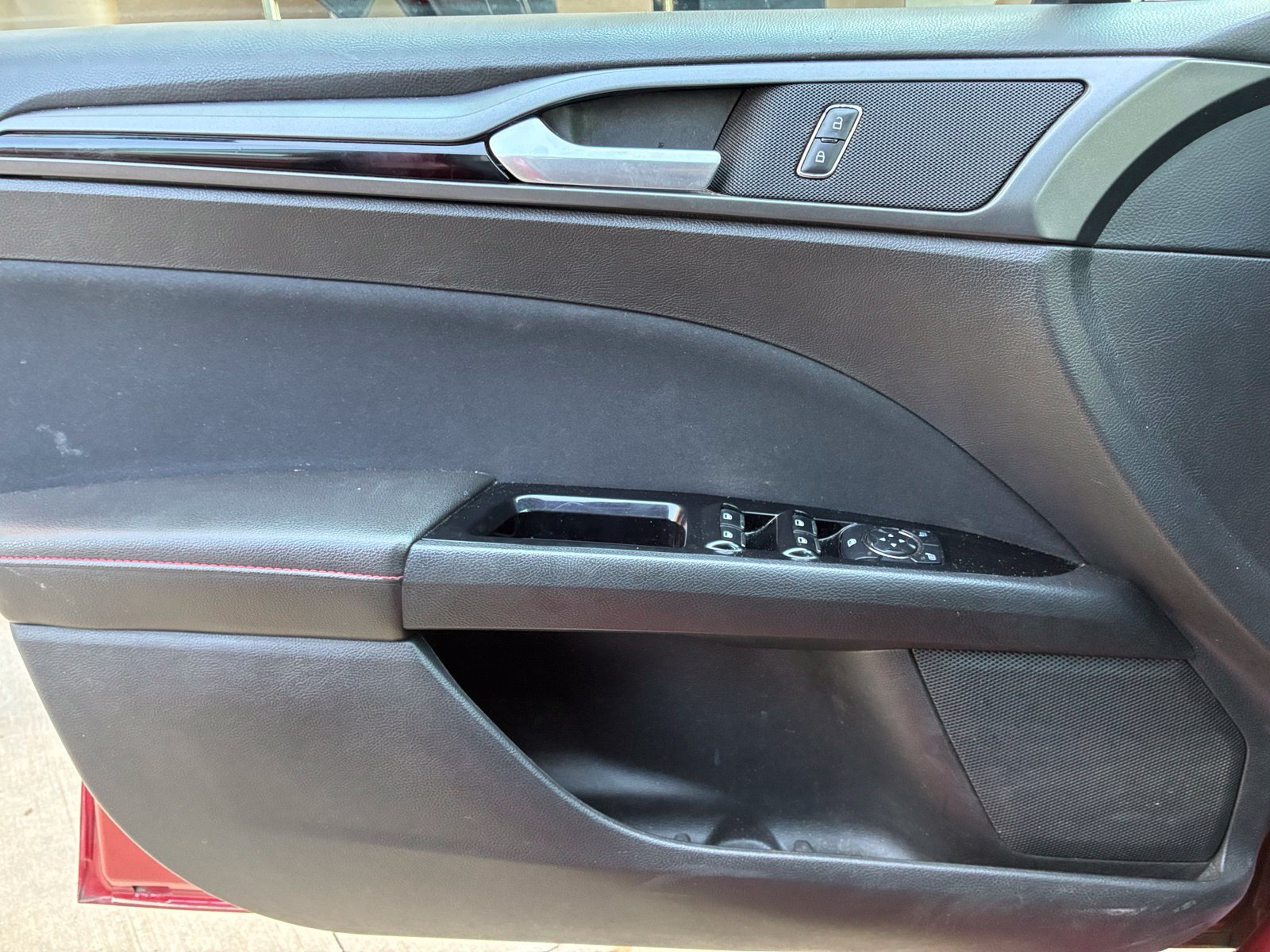Used 2013 Ford Fusion SE FWD image 12