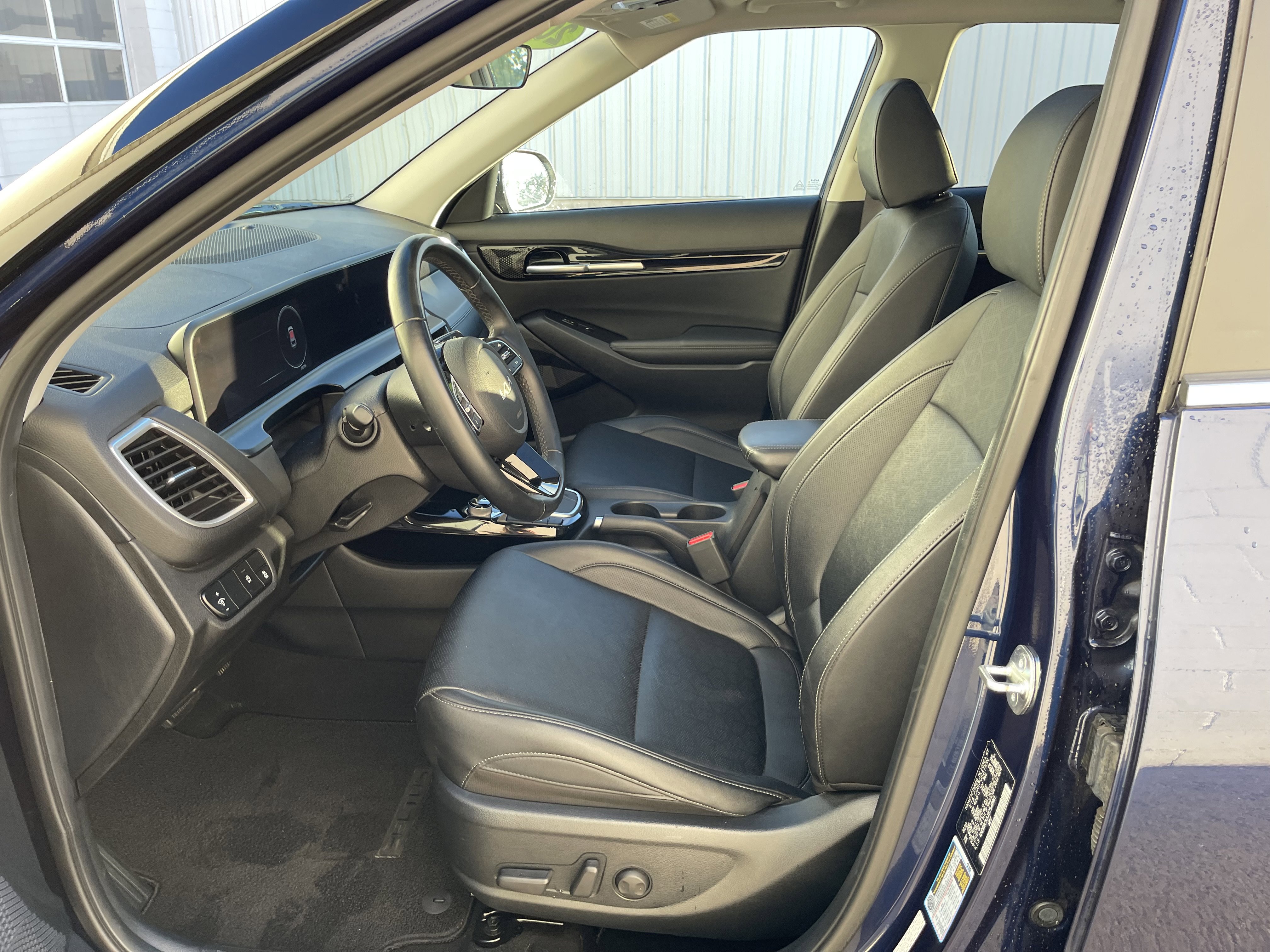 Used 2024 Kia Seltos EX image 9