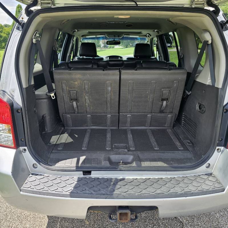 Used 2008 Nissan Pathfinder SE w/ Leather Pkg AWD/4WD image 21
