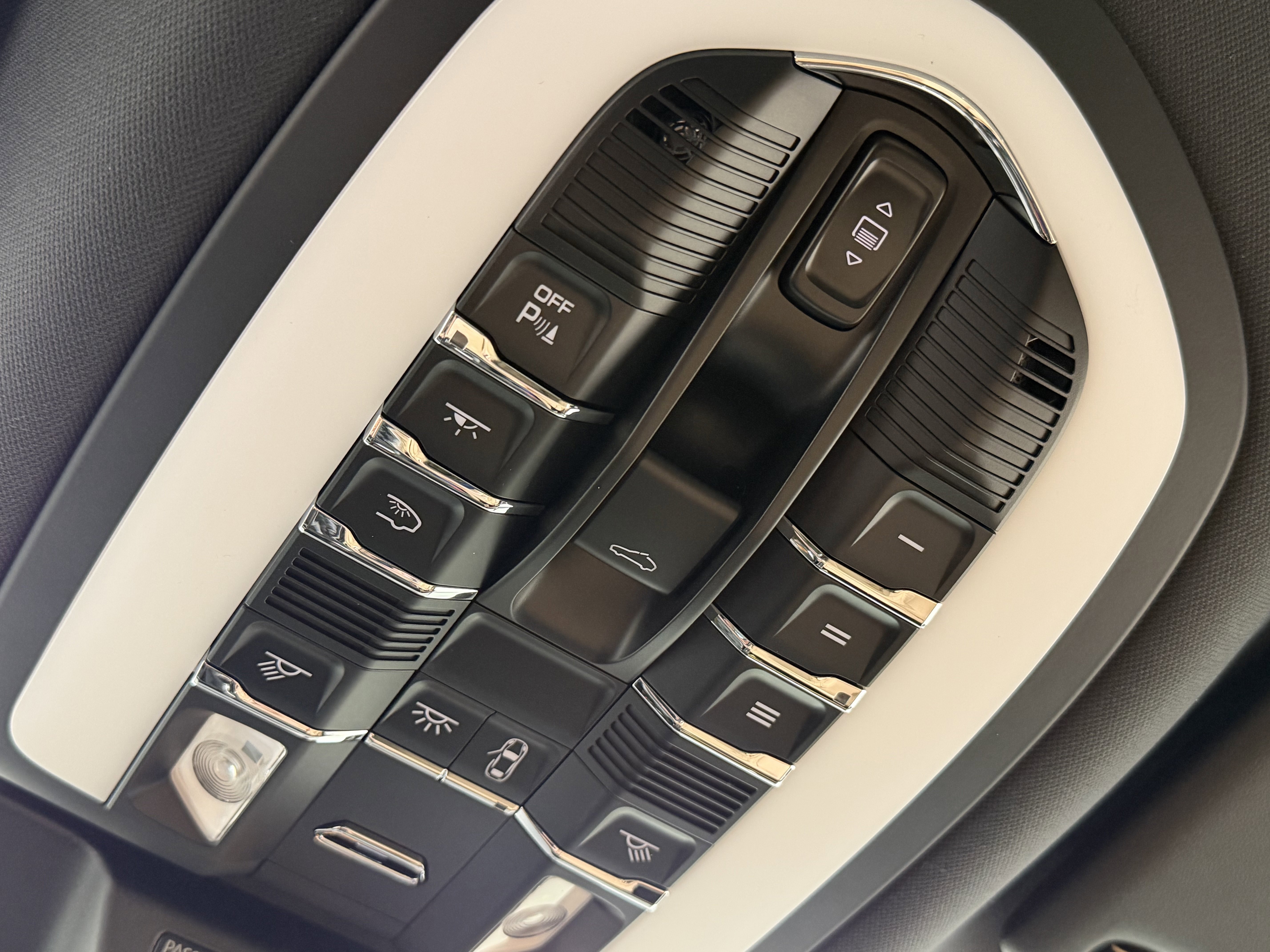 New 2026 Porsche Macan image 34