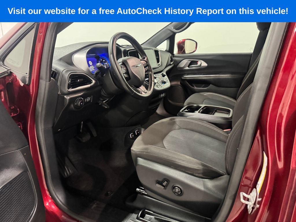 Used 2021 Chrysler Pacifica Touring w/ S Appearance Package FWD image 16