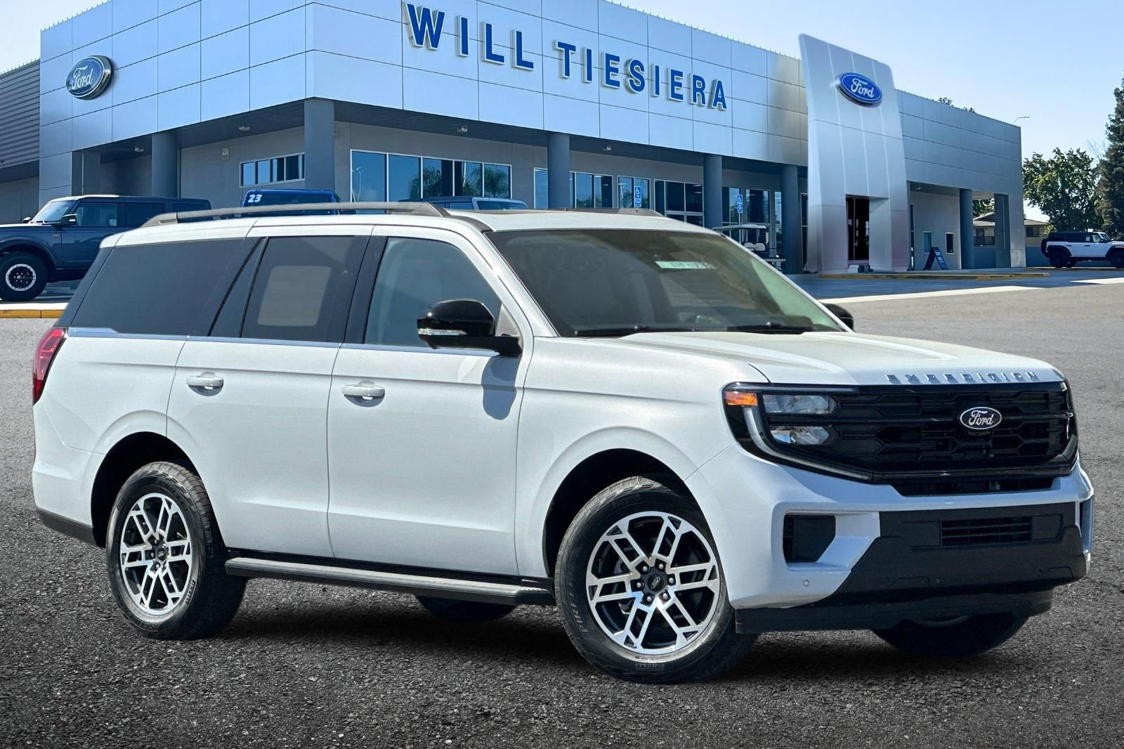 New 2026 Ford Expedition Active image 2