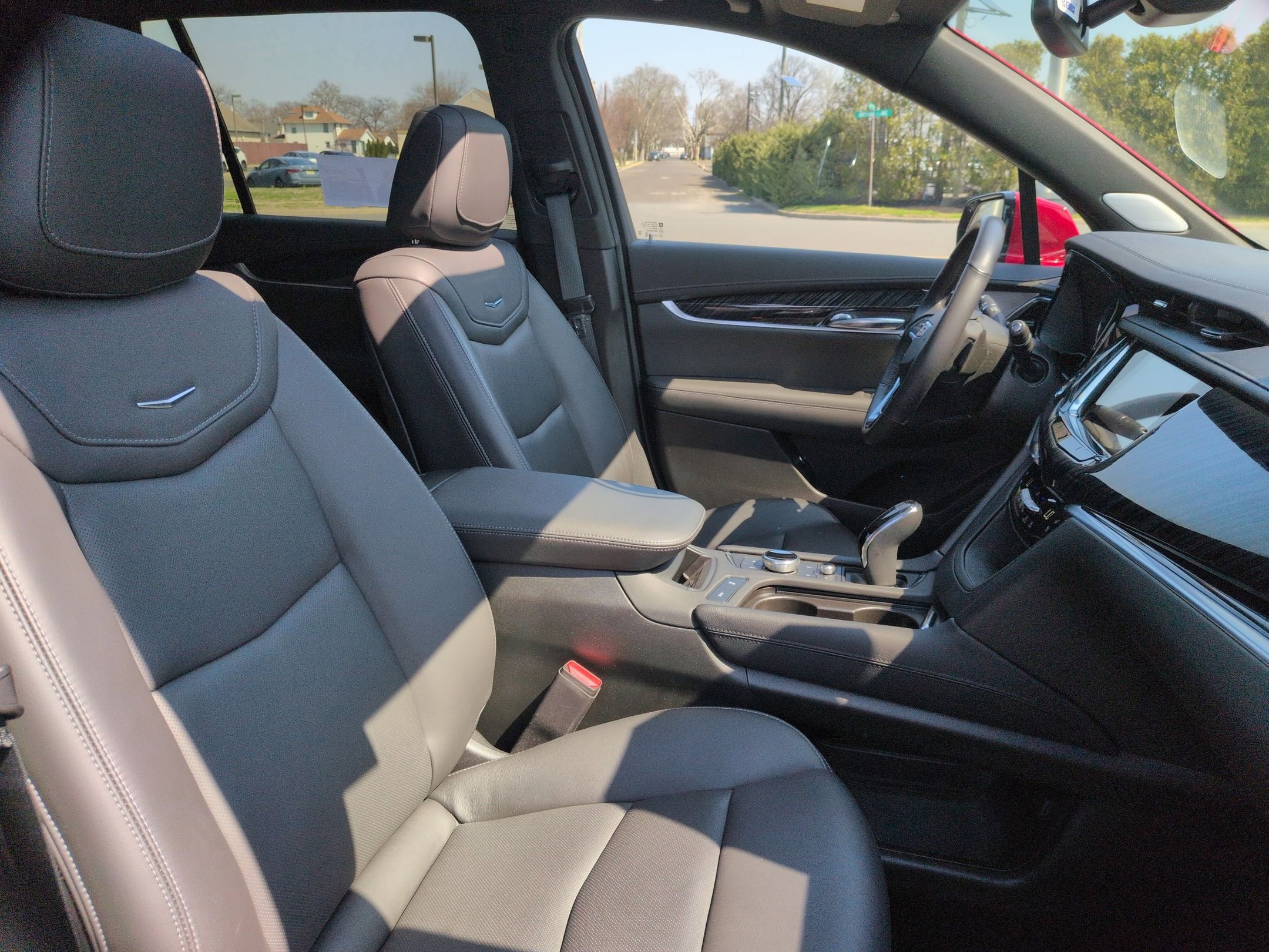 Certified 2024 Cadillac XT6 Premium Luxury w/ LPO, Floor Liner Package AWD/4WD image 27