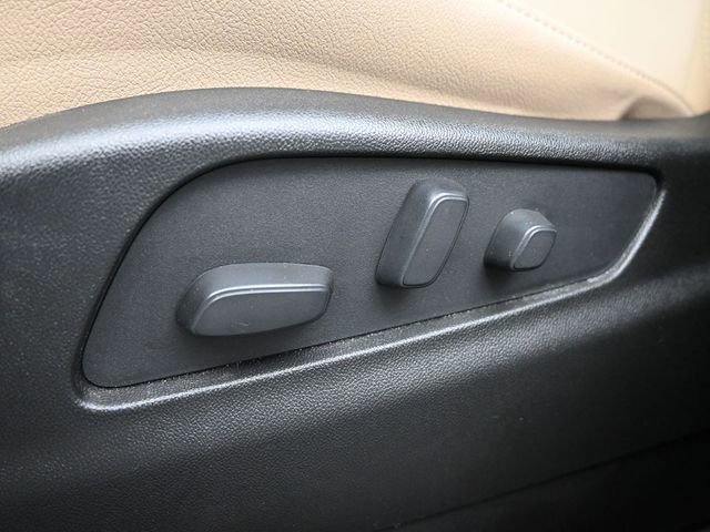 Used 2024 Cadillac XT4 Luxury w/ Cold Weather Package AWD/4WD image 22