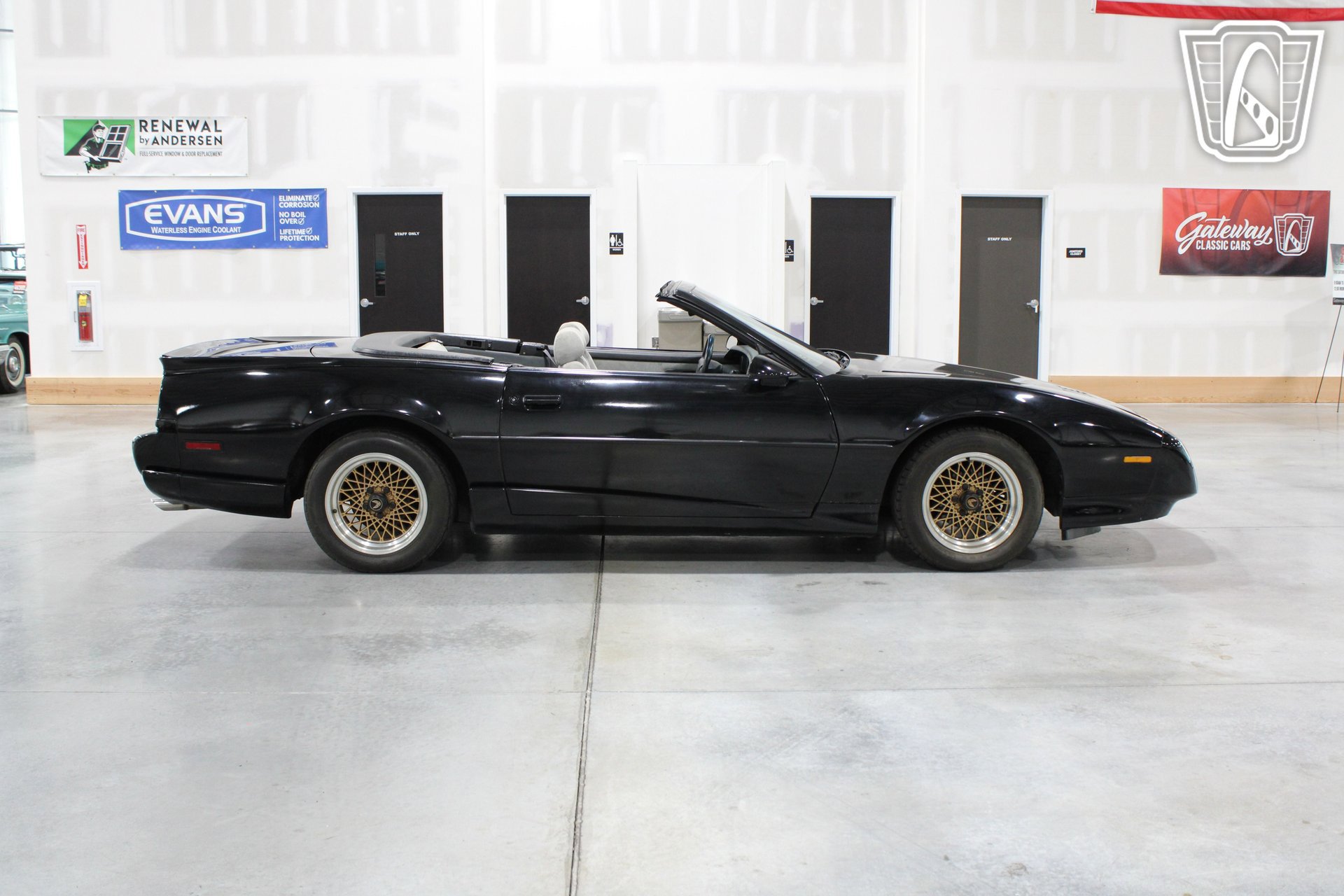 Used 1991 Pontiac Firebird Trans Am image 32