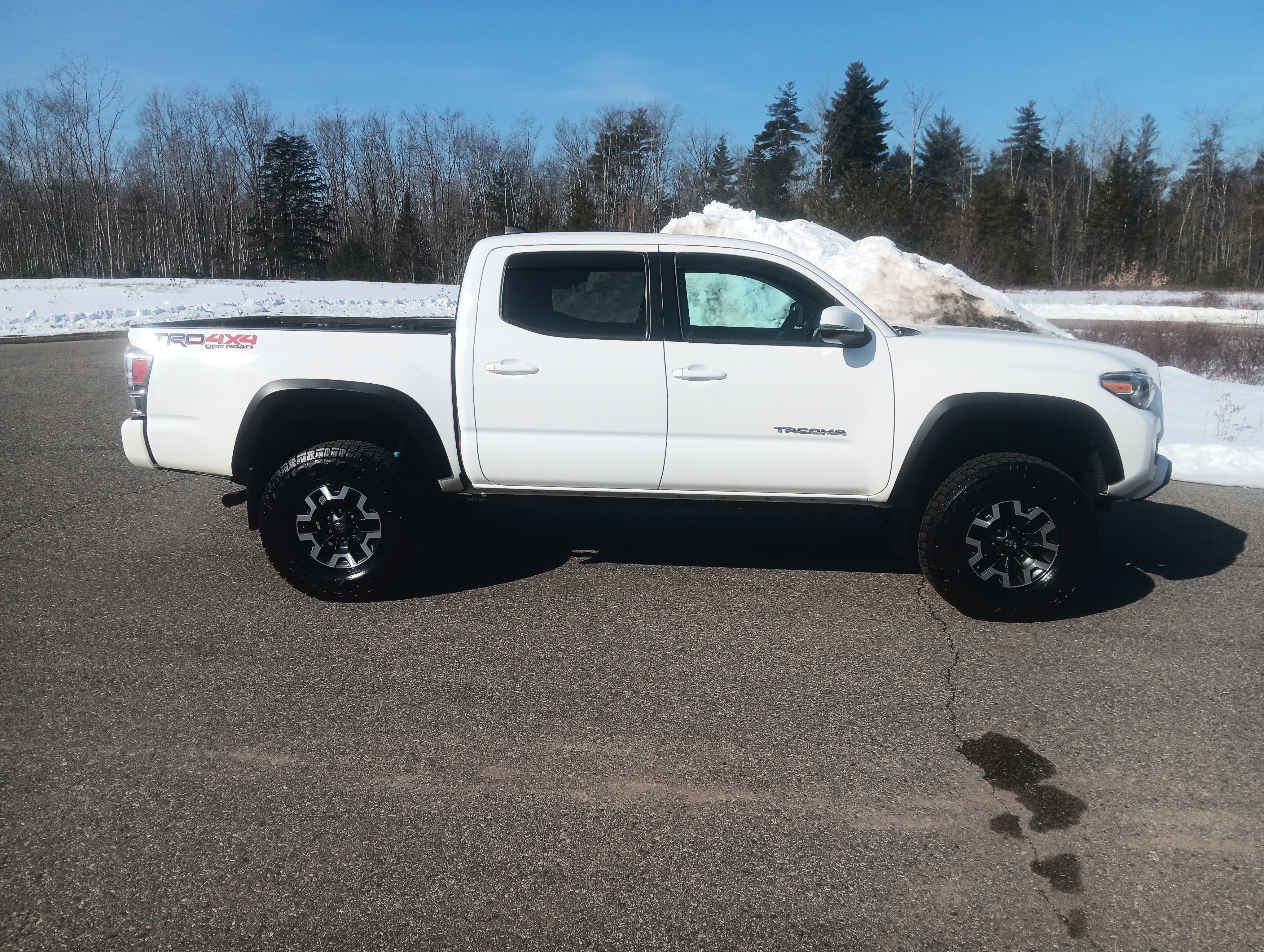 Used 2020 Toyota Tacoma TRD Off-Road w/ Technology Package image 4