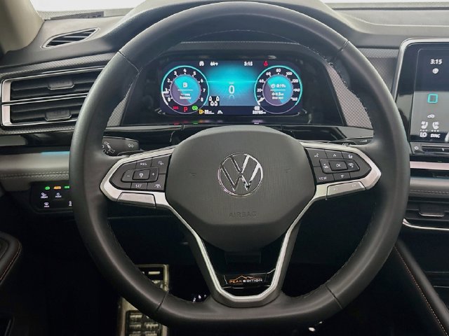 Certified 2024 Volkswagen Atlas Peak Edition SE AWD/4WD image 12