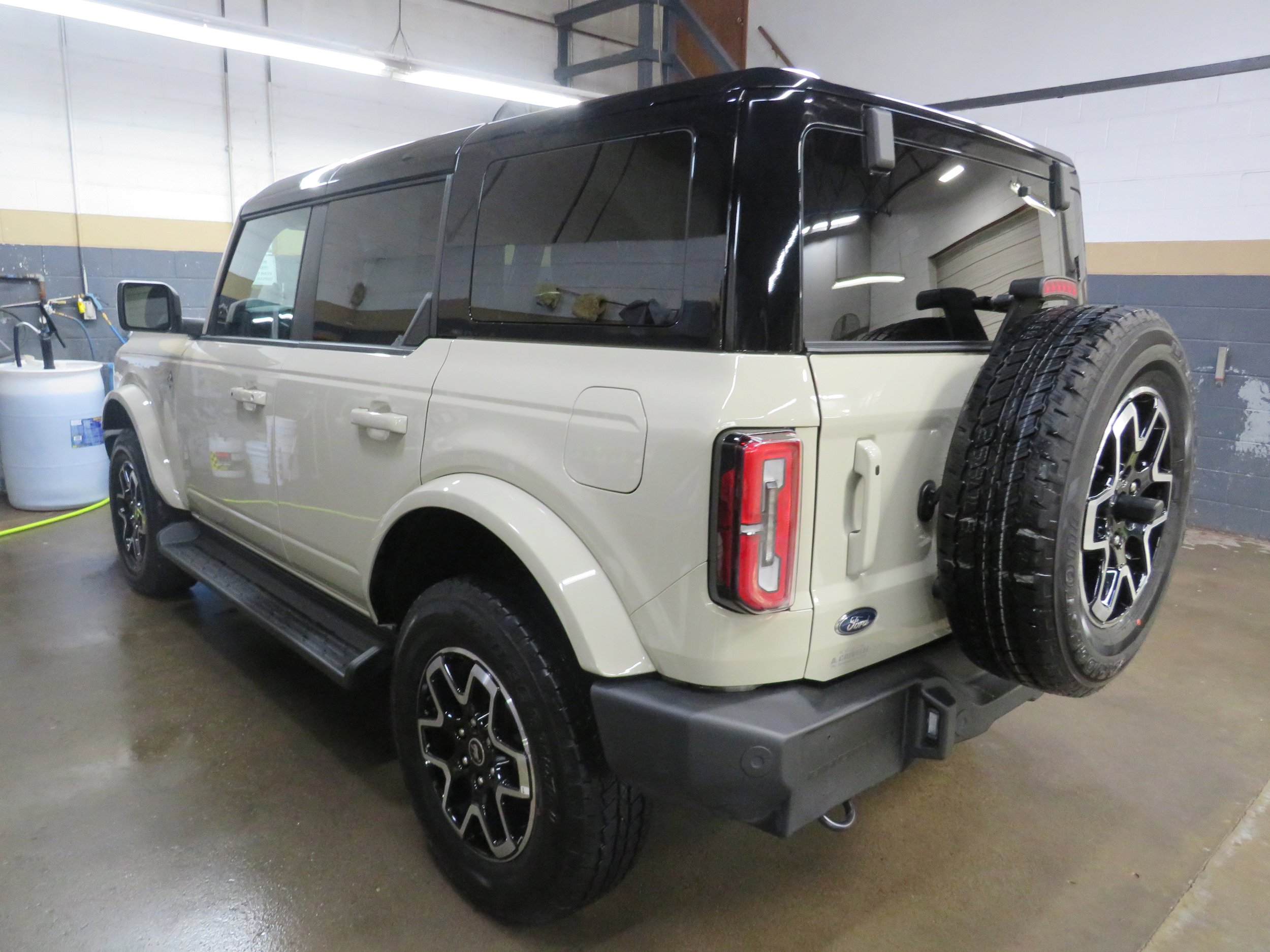 Used 2025 Ford Bronco Outer Banks AWD/4WD video 4