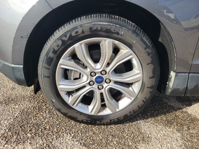 Used 2022 Ford Edge Titanium image 26