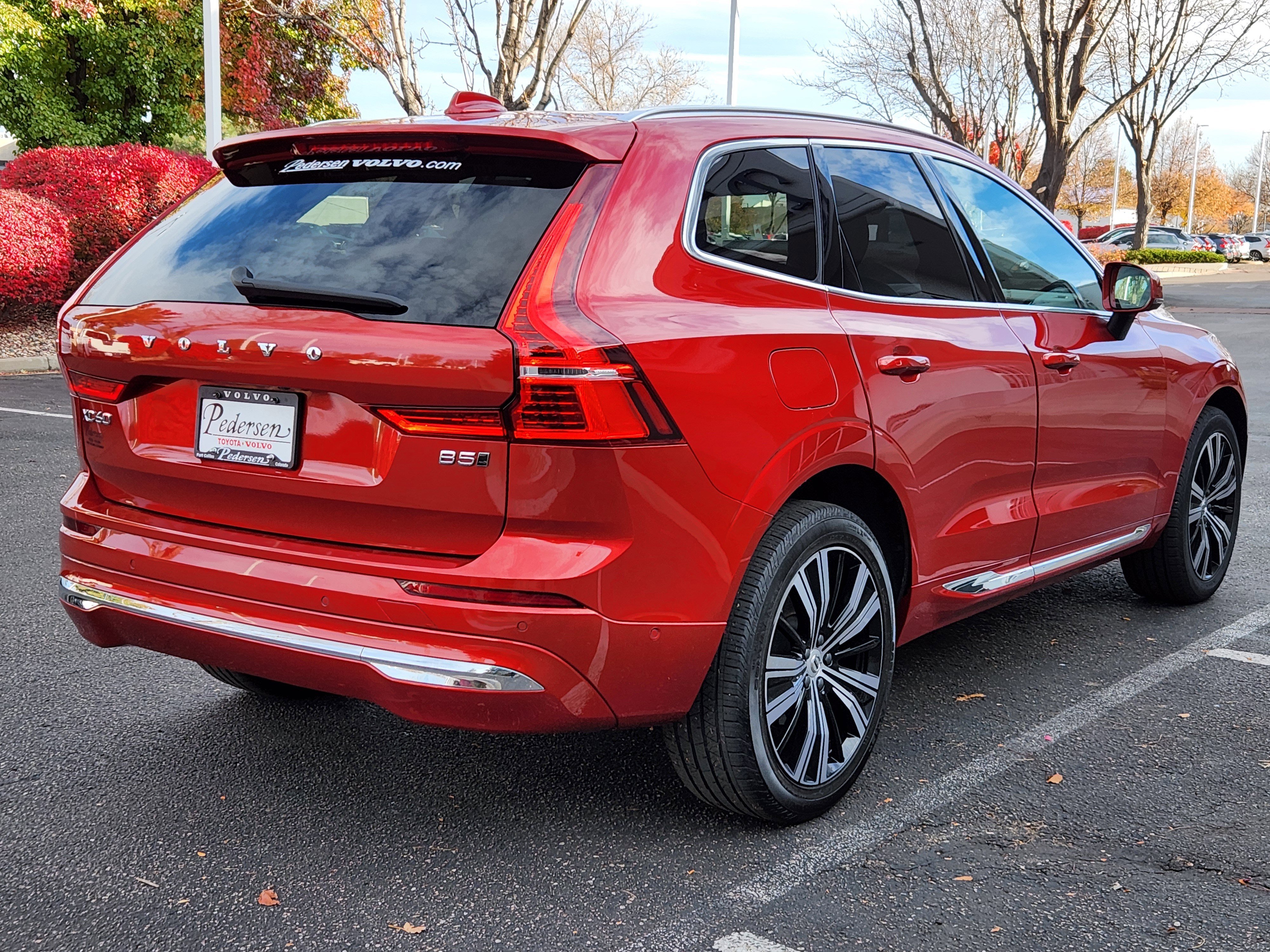 Certified 2023 Volvo XC60 B5 Ultimate image 3