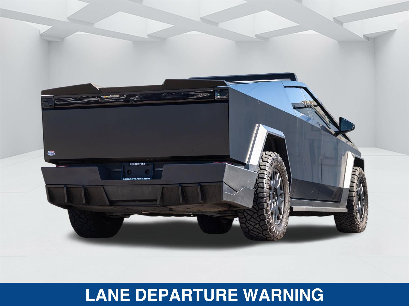 Used 2024 Tesla Cybertruck Cyberbeast AWD/4WD image 4