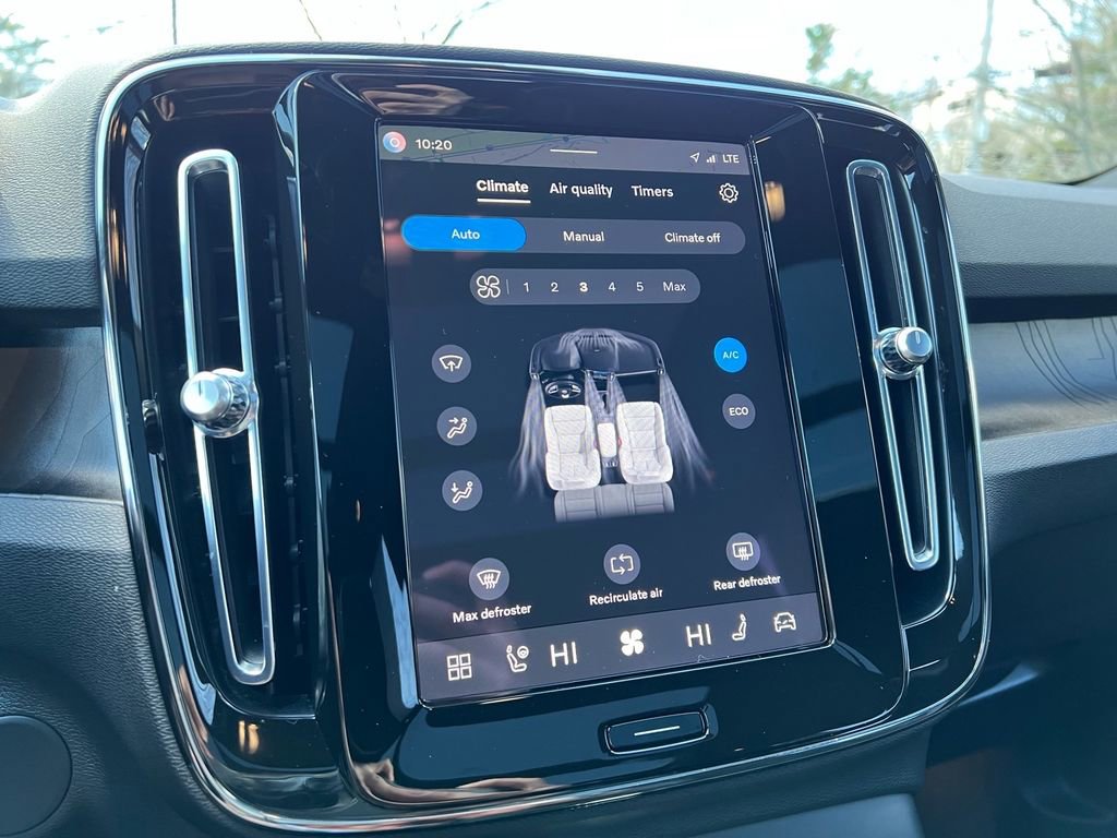 Certified 2023 Volvo XC40 Recharge Ultimate AWD/4WD image 17