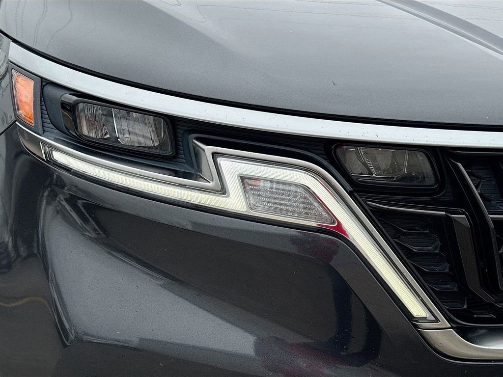 Used 2023 Kia Carnival LX image 39