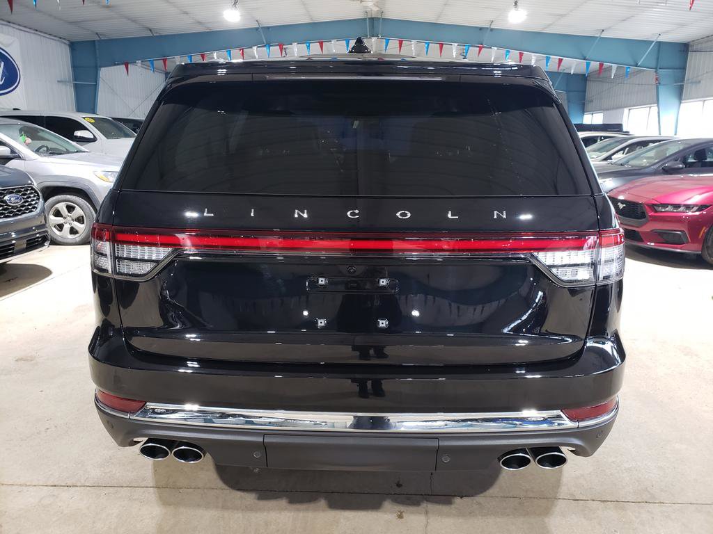 Used 2025 Lincoln Aviator Reserve w/ Equipment Group 201A image 4