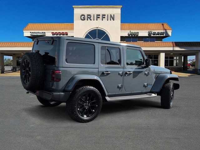 Used 2025 Jeep Wrangler Unlimited Sahara AWD/4WD image 4