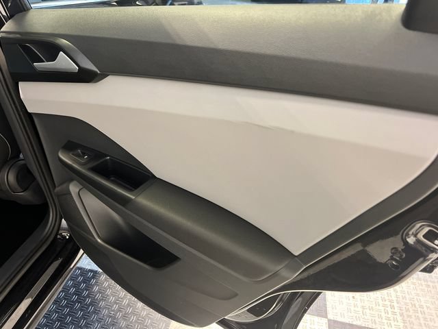 Certified 2023 Volkswagen Taos SE FWD image 13