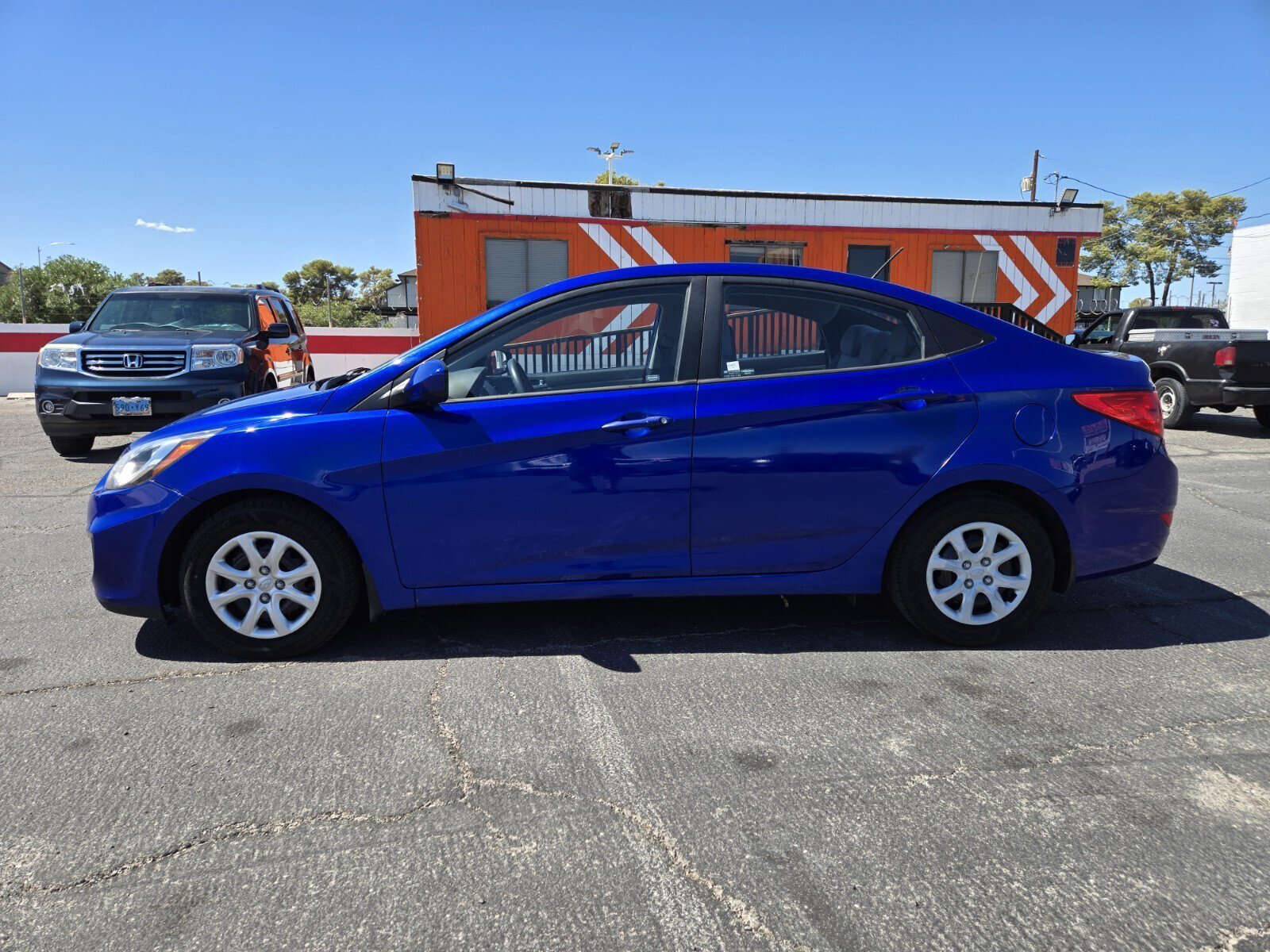 Used 2013 Hyundai Accent GLS FWD image 2