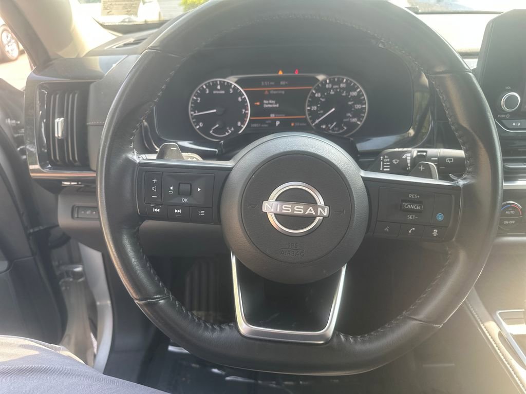 Used 2025 Nissan Pathfinder SV AWD/4WD image 27