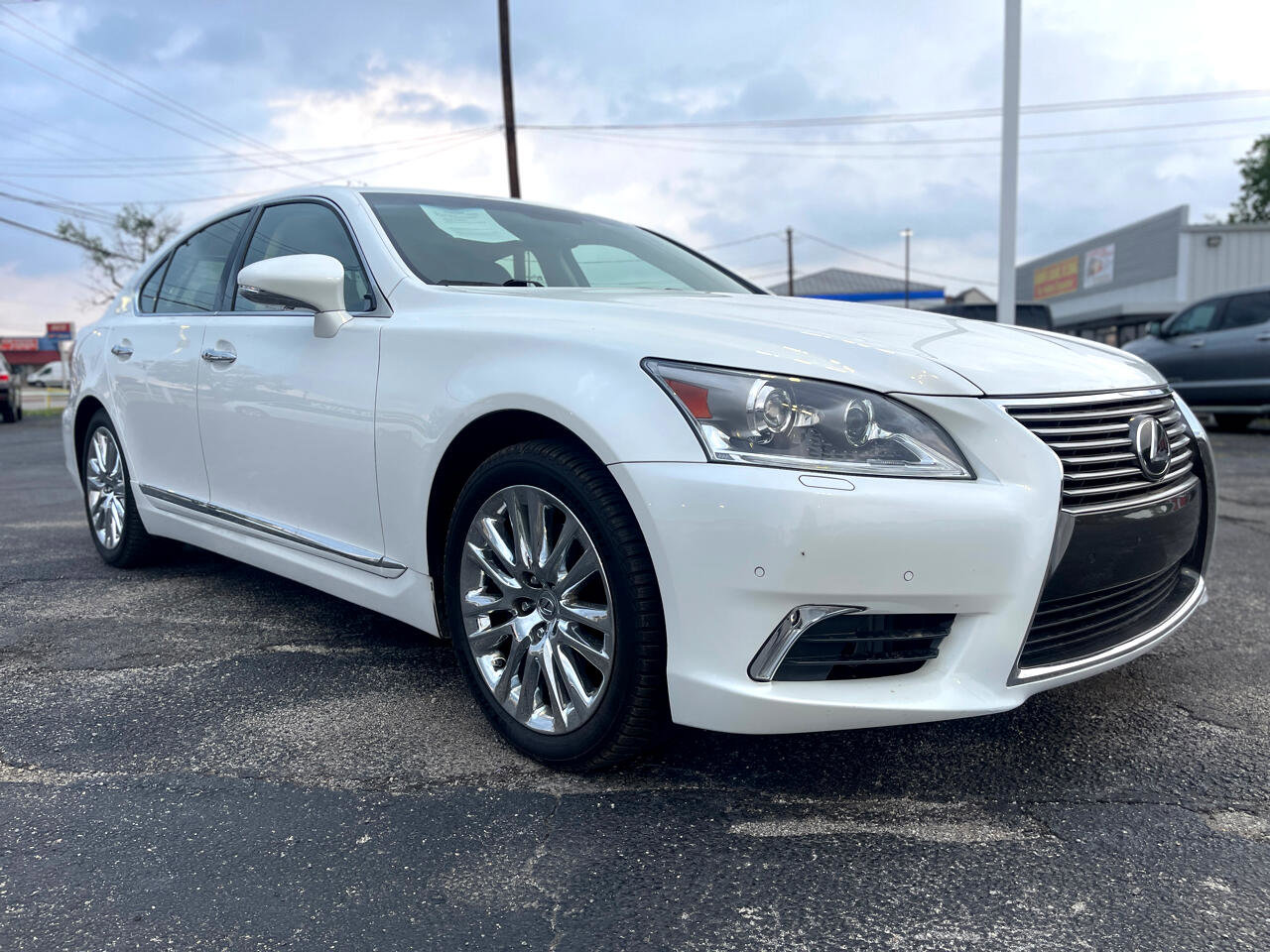 Used 2015 Lexus LS 460 Luxury image 3