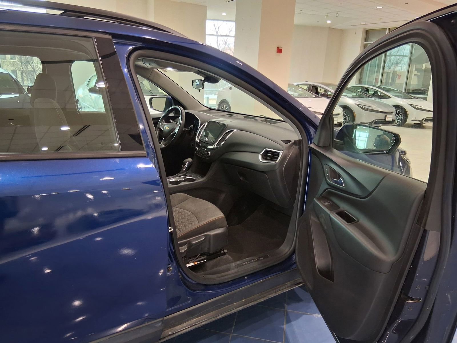 Used 2022 Chevrolet Equinox LT image 11