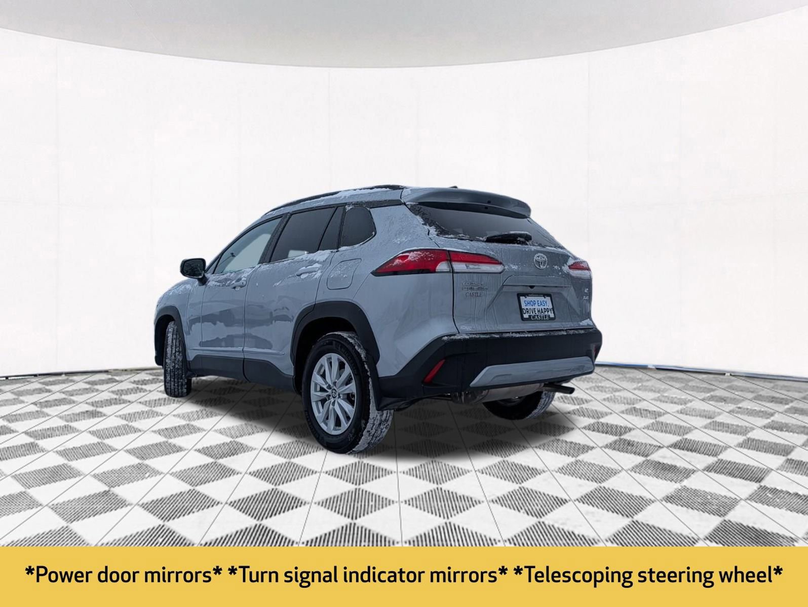 Used 2025 Toyota Corolla Cross LE image 10