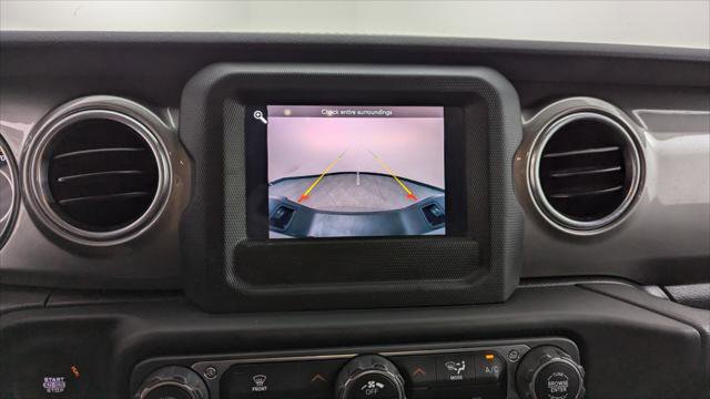 Used 2020 Jeep Gladiator Overland w/ Trailer Tow Package image 27