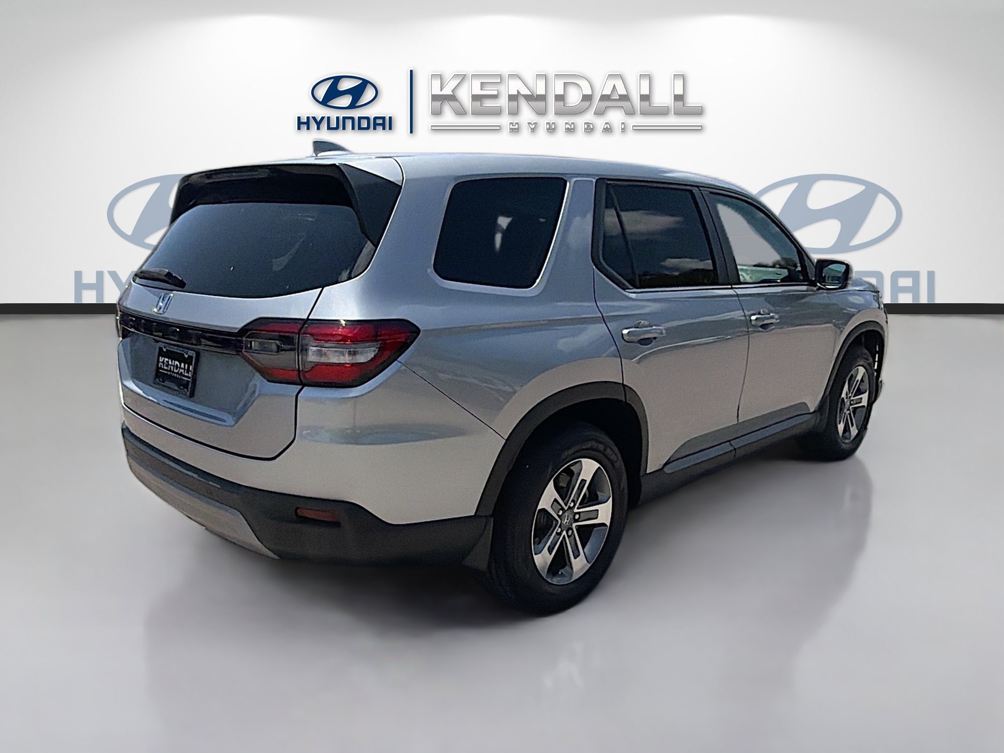 Used 2025 Honda Pilot EX-L image 6