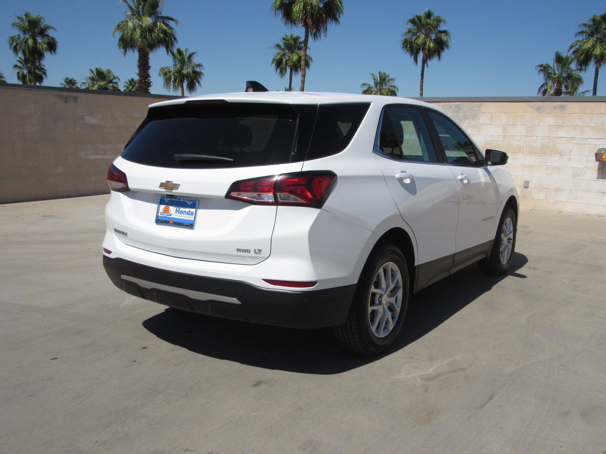 Used 2024 Chevrolet Equinox LT AWD/4WD image 5