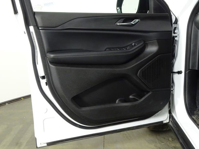 Used 2024 Jeep Grand Cherokee L Laredo image 12