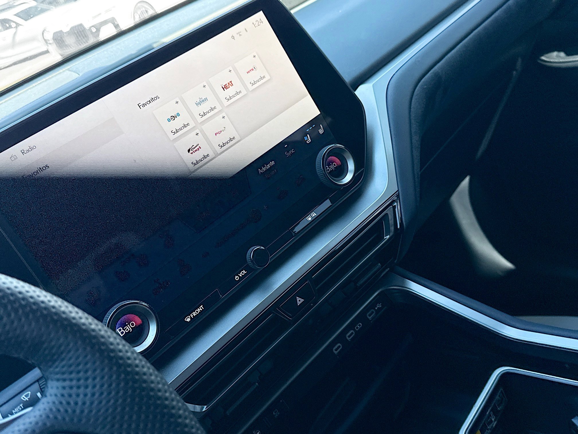 Used 2025 Lexus TX 500h AWD w/ Technology Package image 29