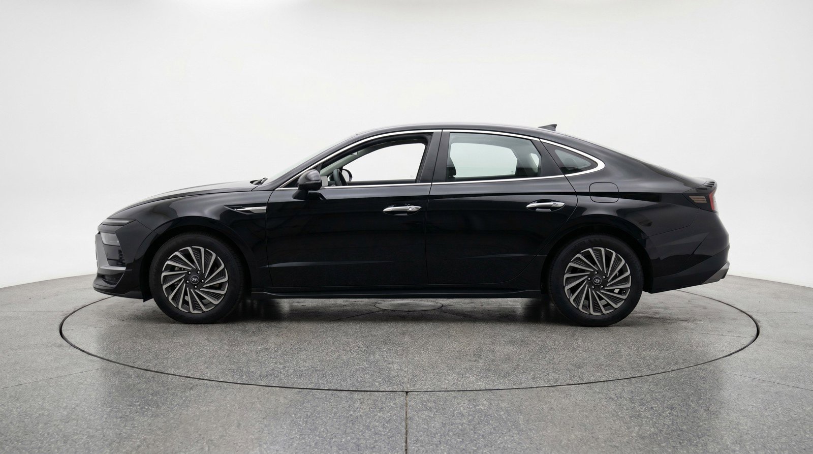 Used 2025 Hyundai Sonata SEL FWD image 5