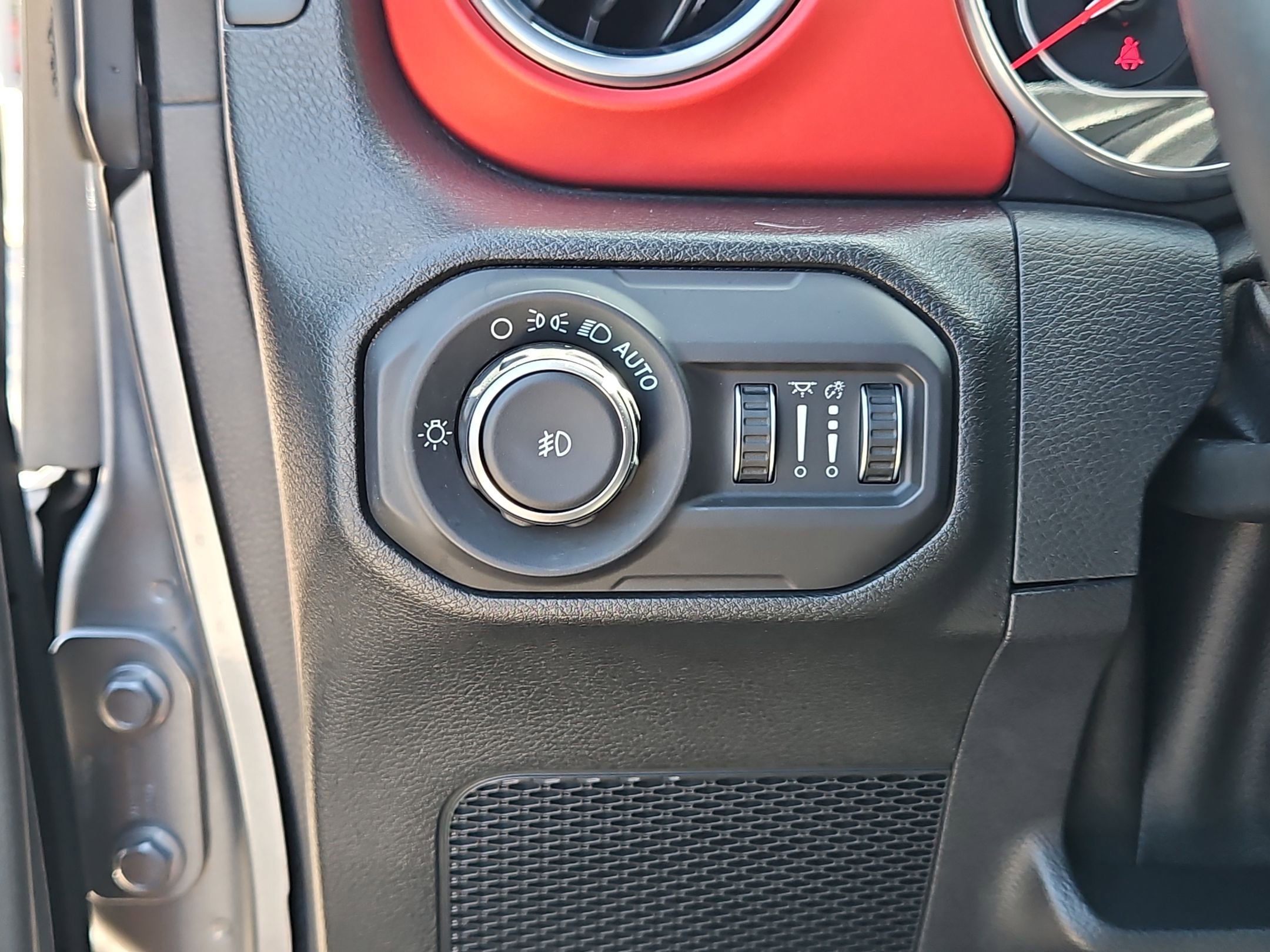 Used 2018 Jeep Wrangler Unlimited Rubicon image 27