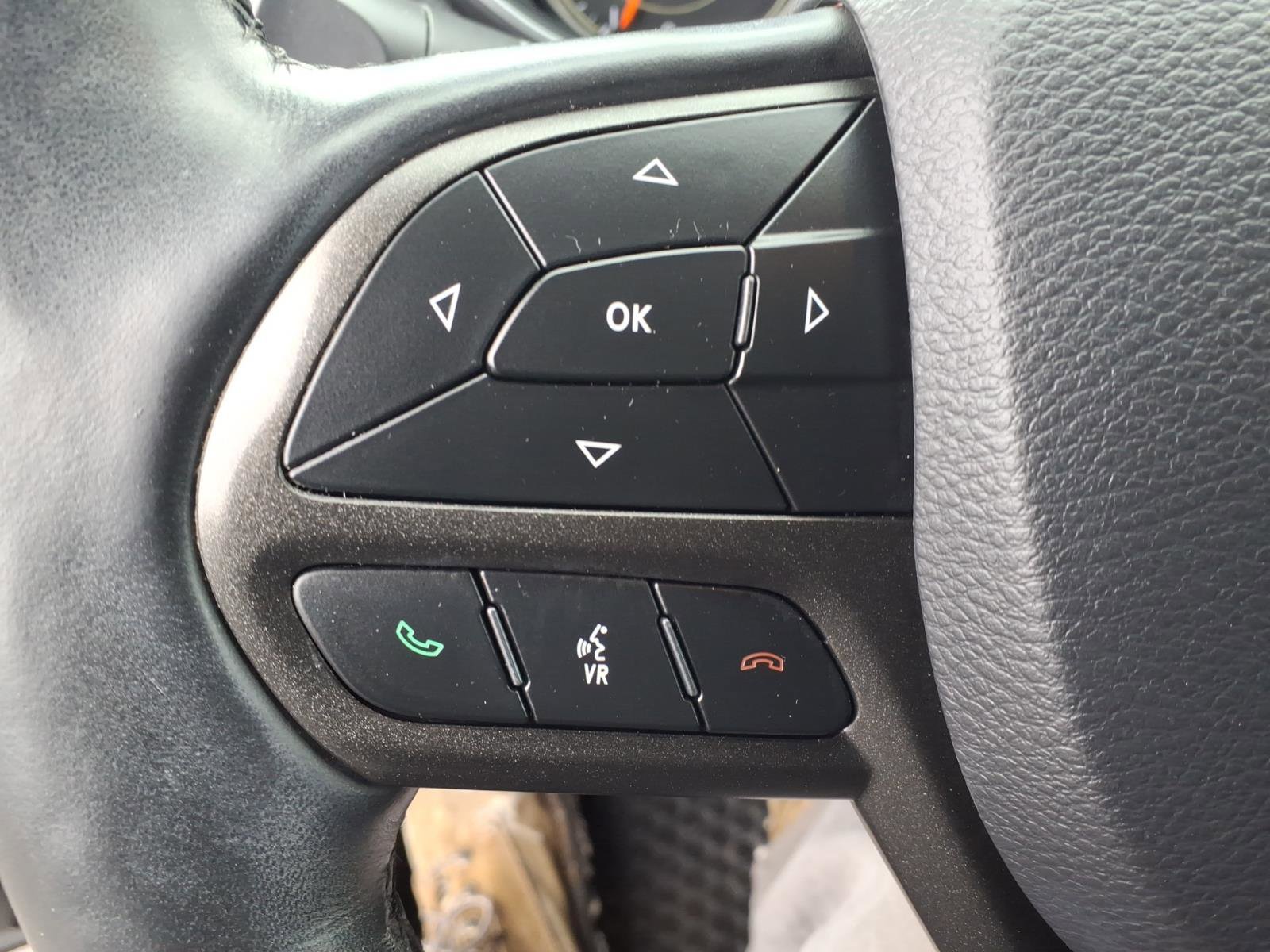 Used 2019 Jeep Cherokee Trailhawk w/ Cold Weather Group AWD/4WD image 17
