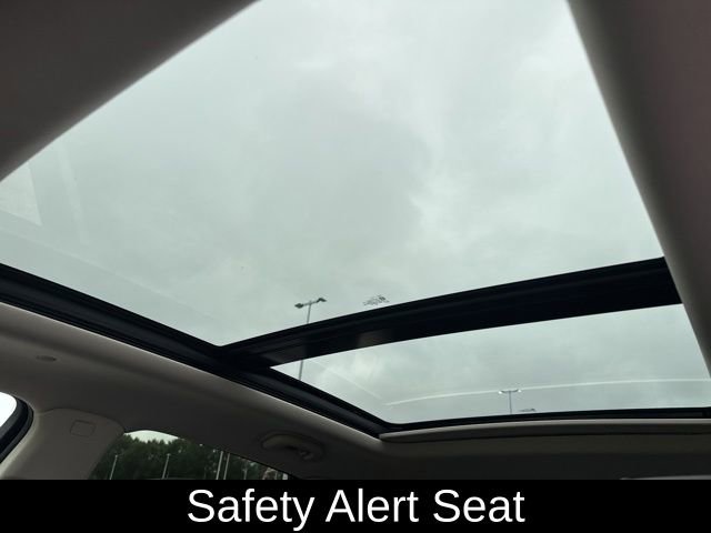 Used 2017 Cadillac XT5 Luxury w/ Driver Awareness Package image 29