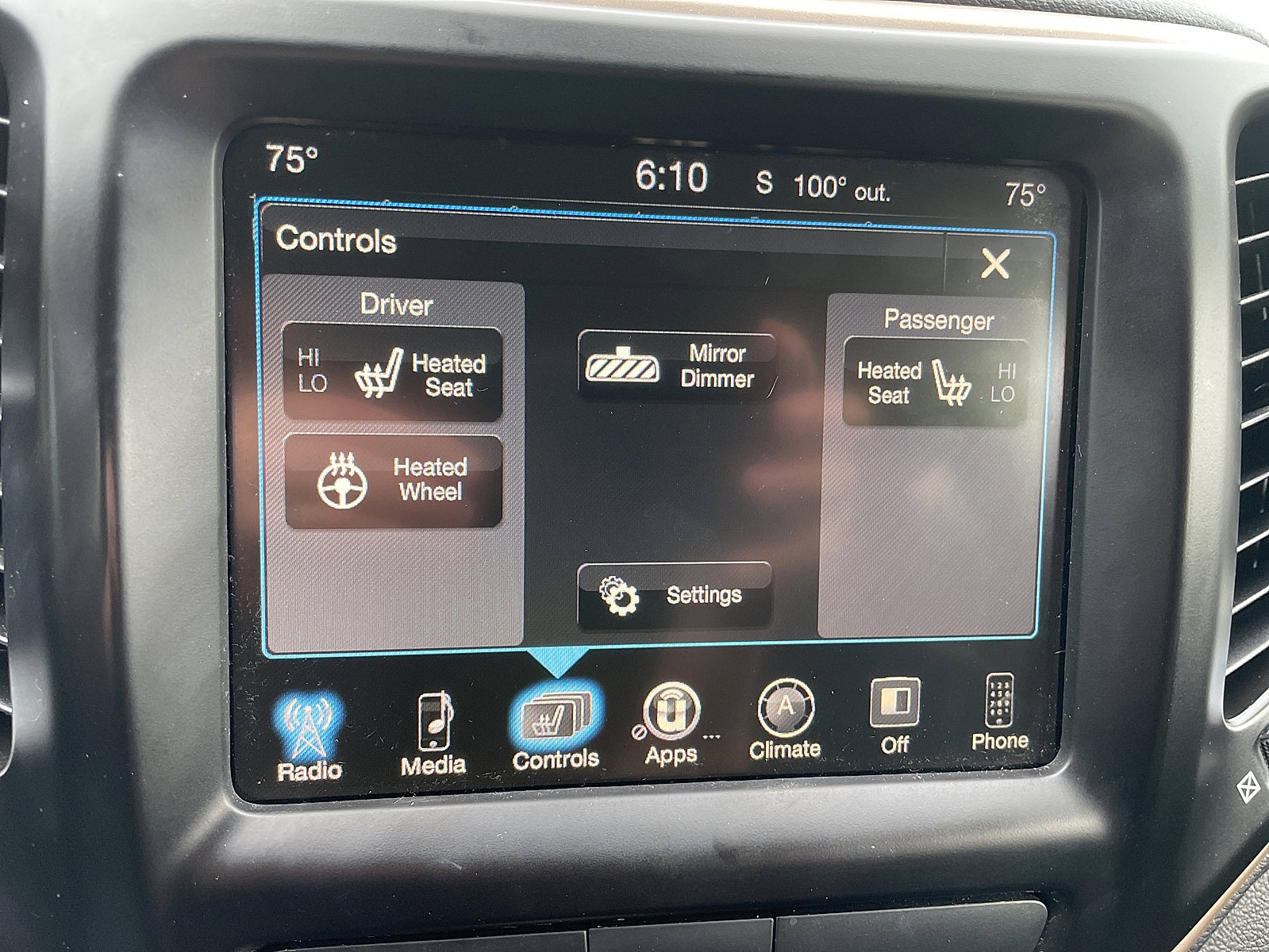 Used 2017 Jeep Cherokee Limited image 49