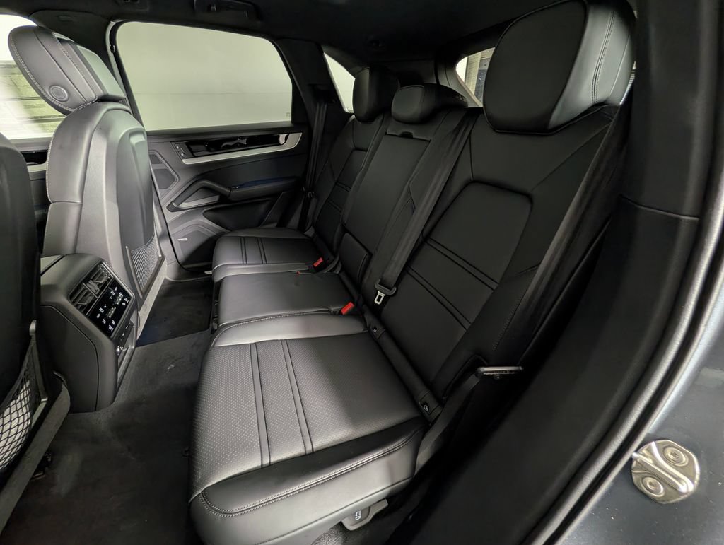 New 2026 Porsche Cayenne AWD/4WD image 24