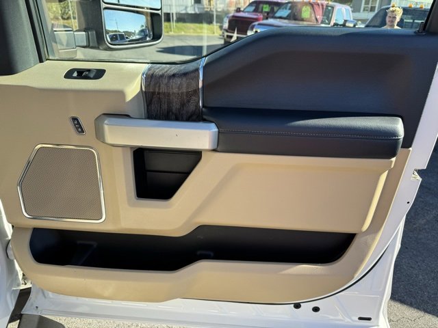 Used 2017 Ford F250 Lariat w/ Chrome Package image 16