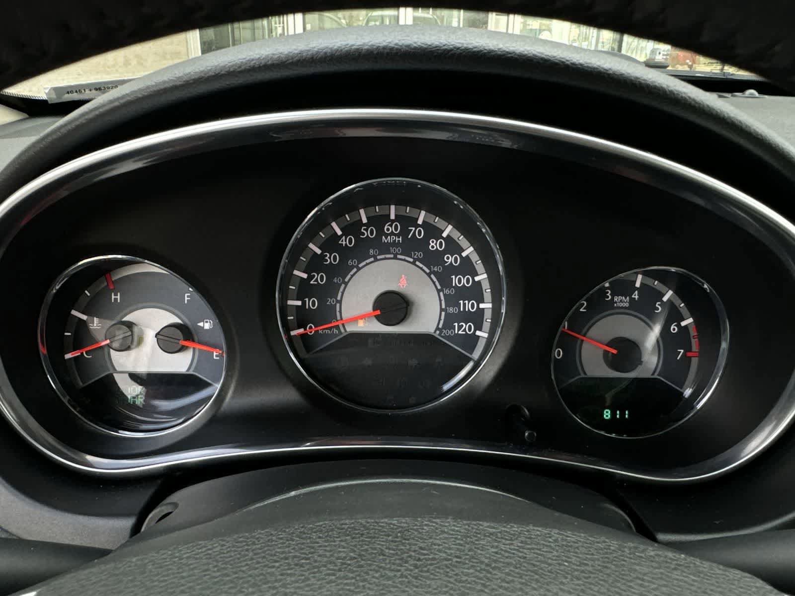 Used 2013 Chrysler 200 Limited image 31