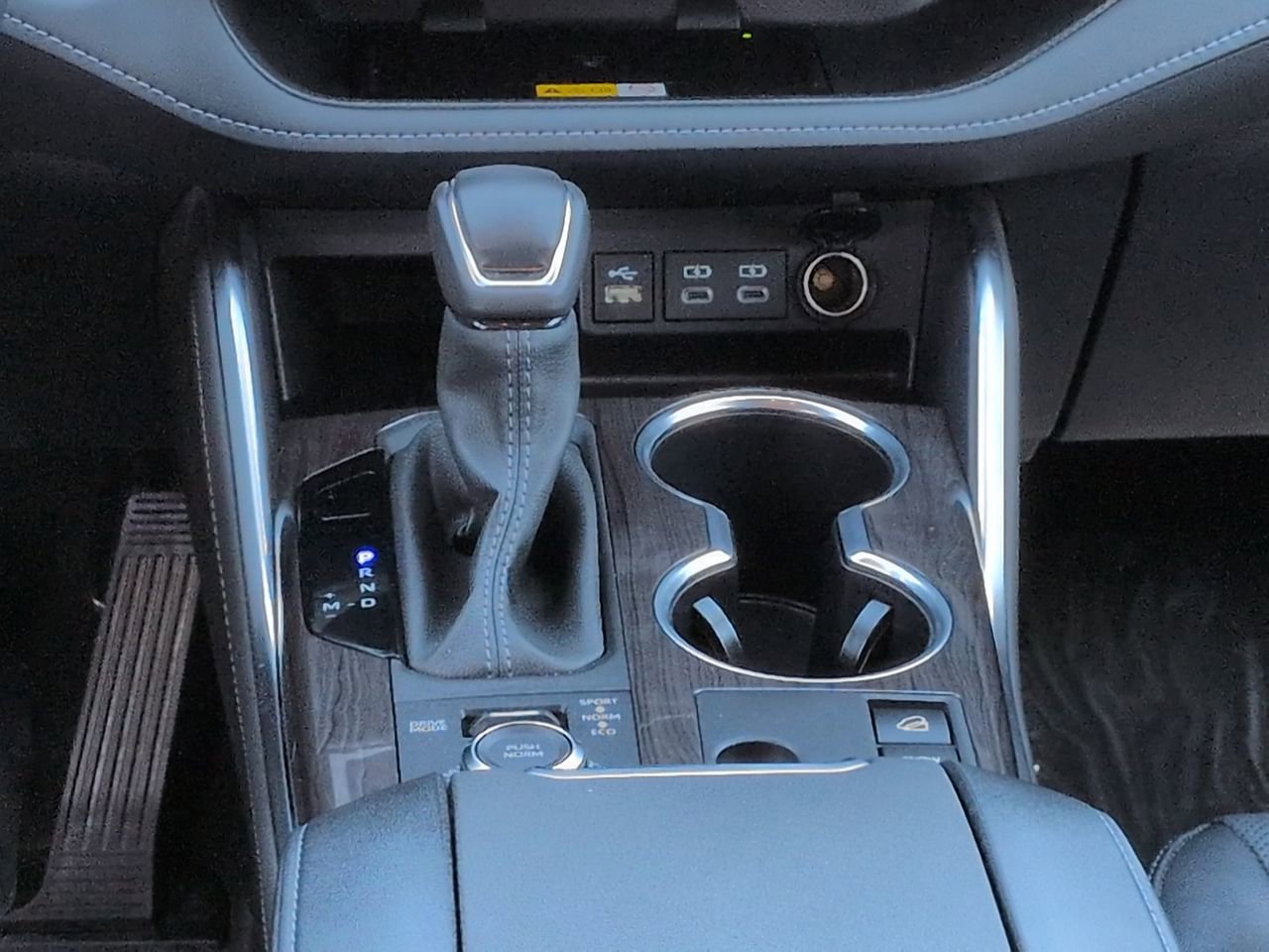Used 2024 Toyota Highlander Platinum AWD/4WD image 19
