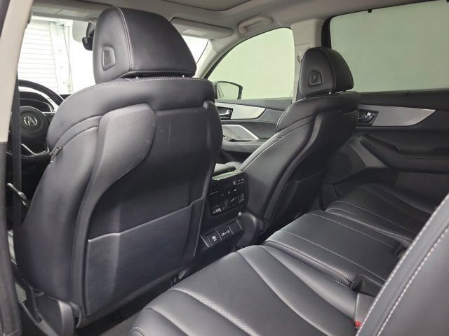 Used 2023 Acura MDX w/ Technology Package FWD image 13