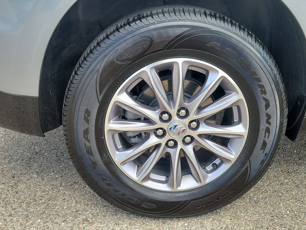 Used 2023 Buick Enclave Essence FWD image 6