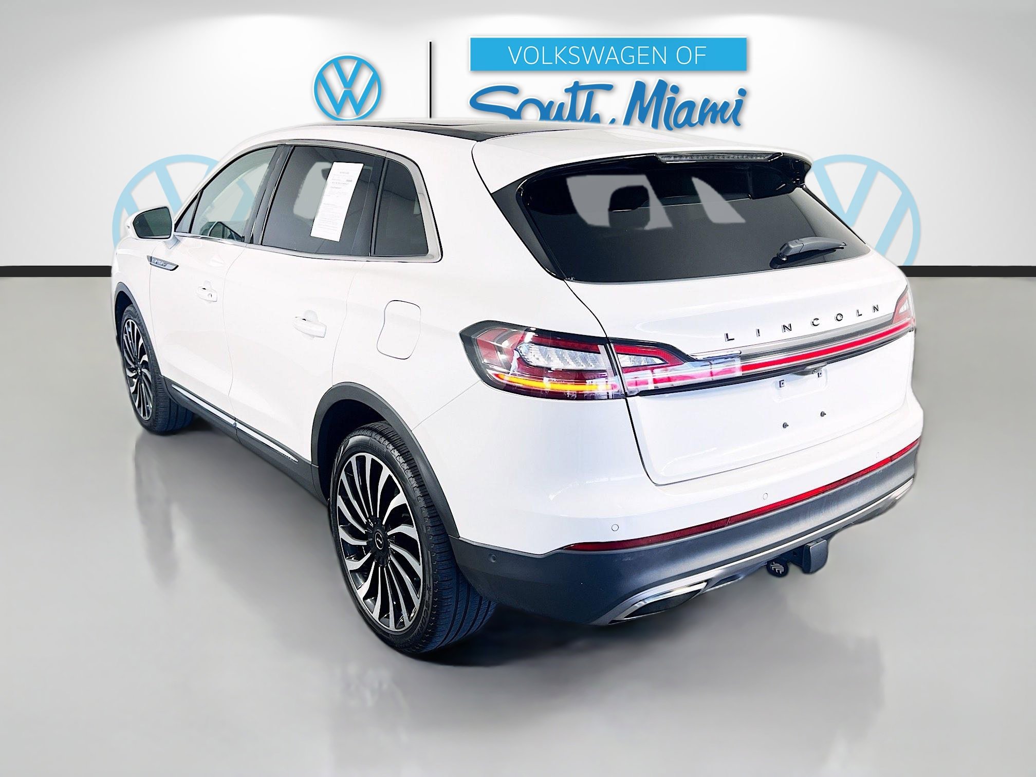 Used 2022 Lincoln Nautilus Black Label w/ Class II Trailer Tow Package AWD/4WD image 5