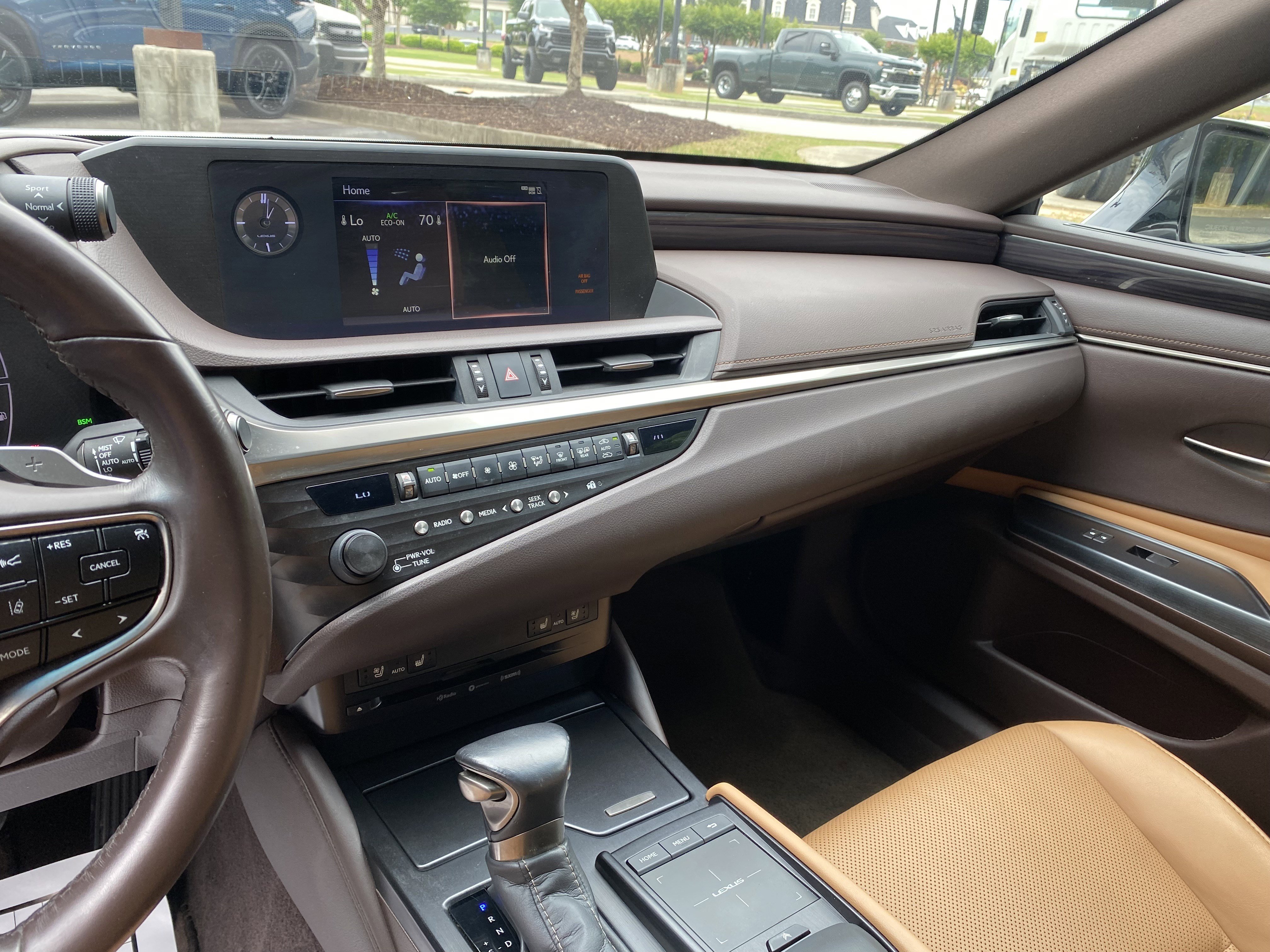 Used 2020 Lexus ES 300h w/ Premium Package FWD image 22