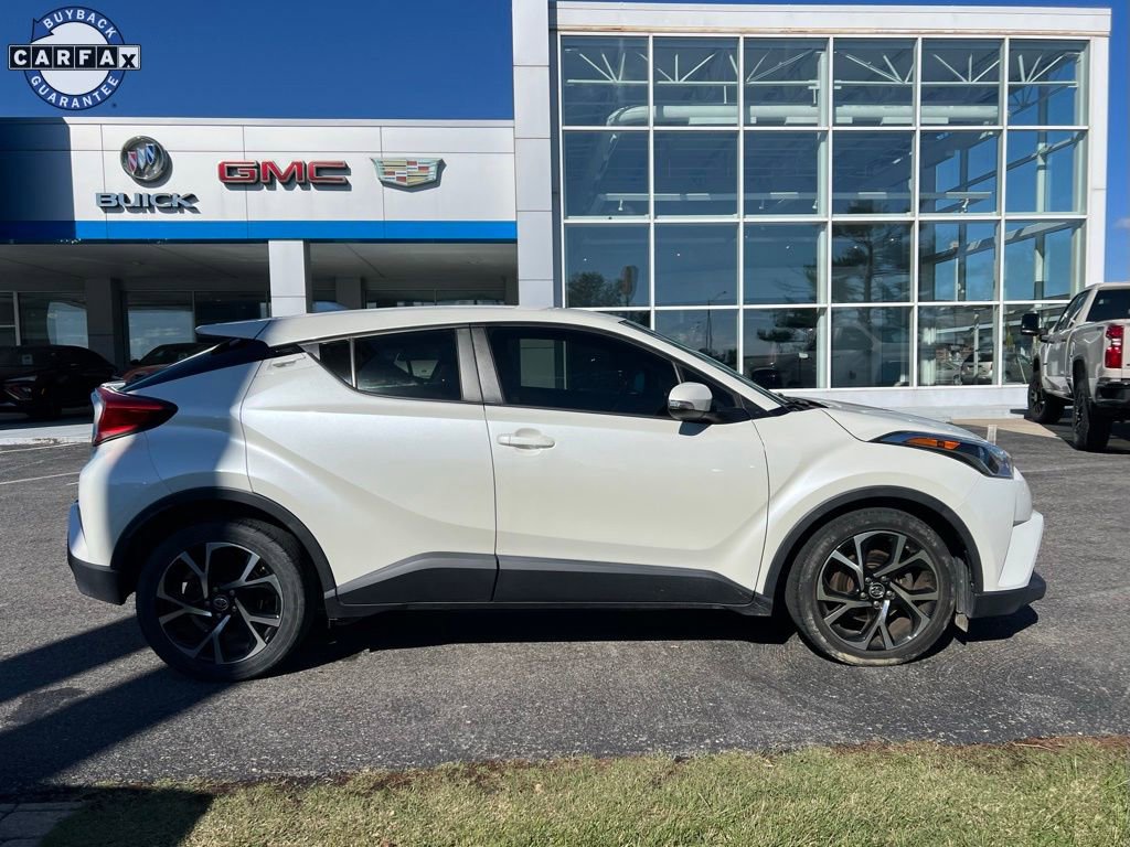 Used 2018 Toyota C-HR XLE image 4
