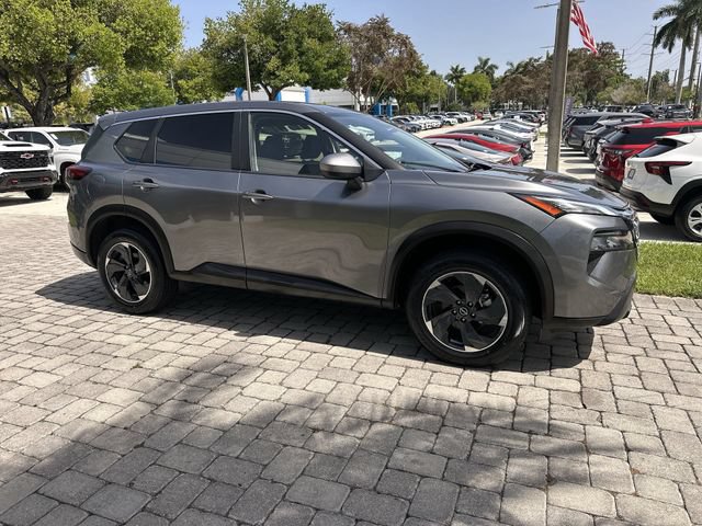 Used 2024 Nissan Rogue SV FWD image 15