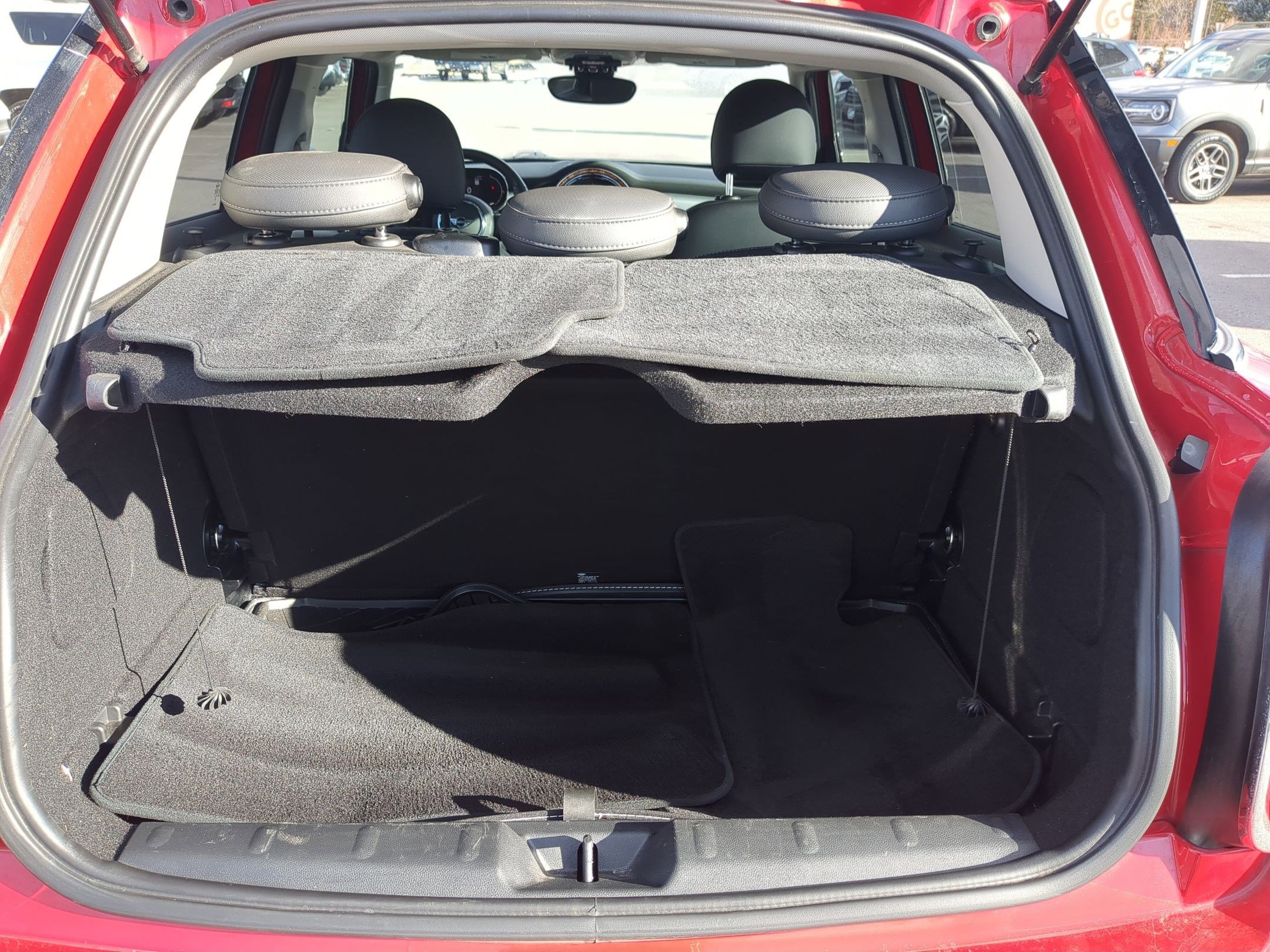 Used 2024 MINI Cooper 4-Door Hardtop image 32